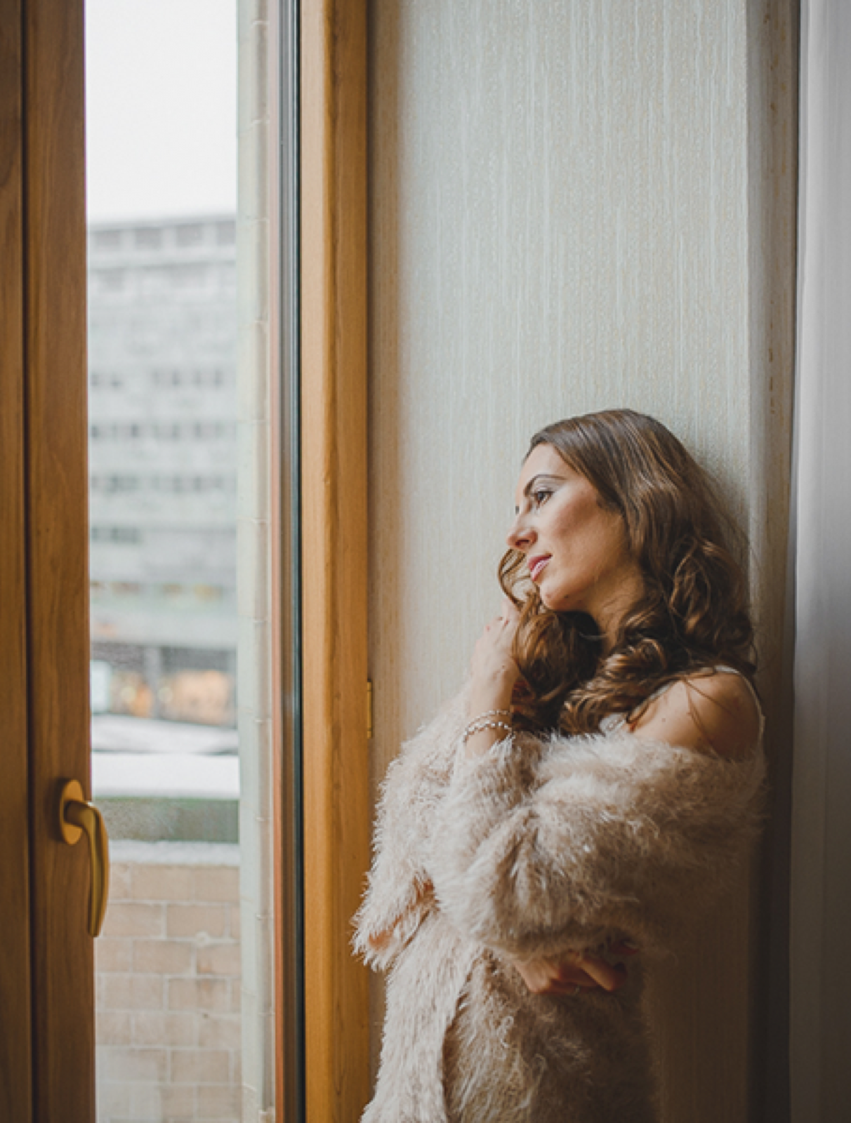 Žena pored prozora u Hotelu Moskva, Beograd