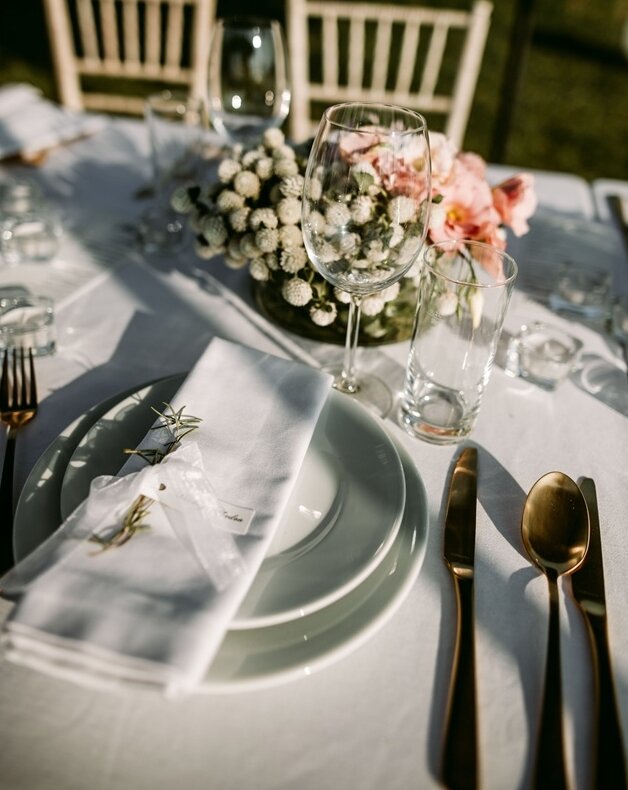 Elegantna postavka stola