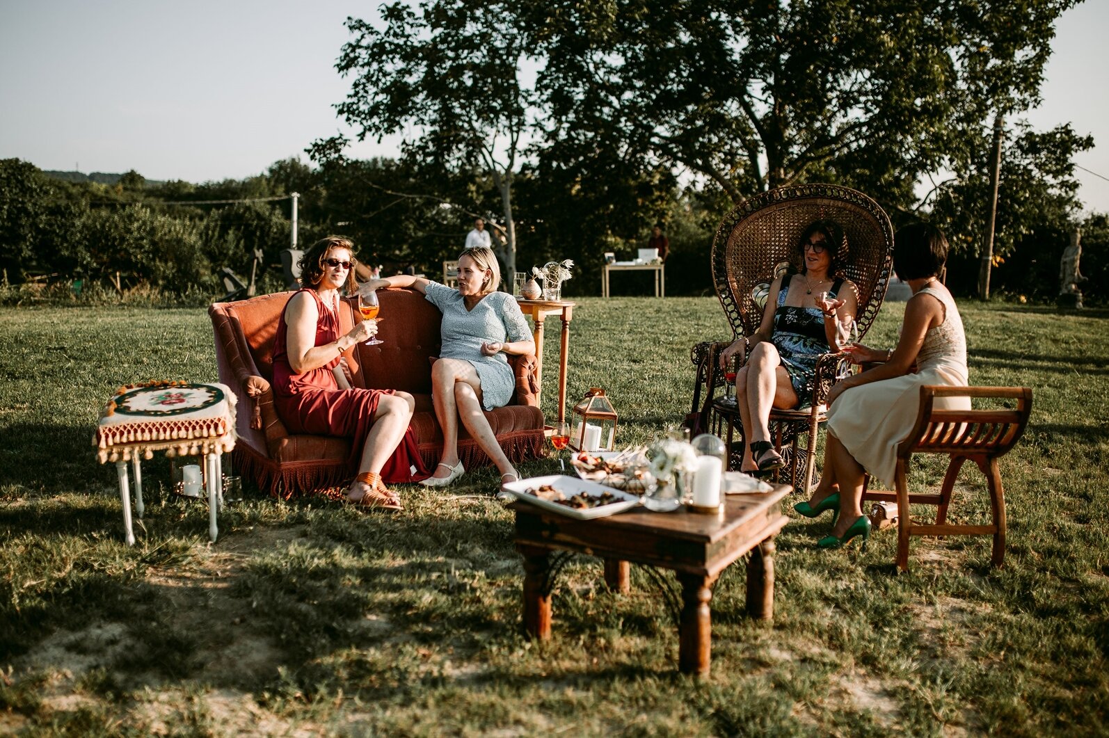 Gosti u peacock stolici