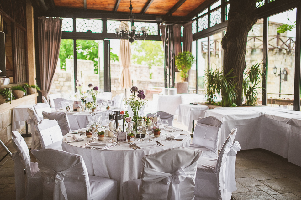 Stolna dekoracija sa biljkama