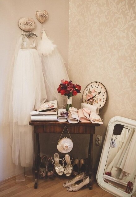 Crveni karmin i elegancija