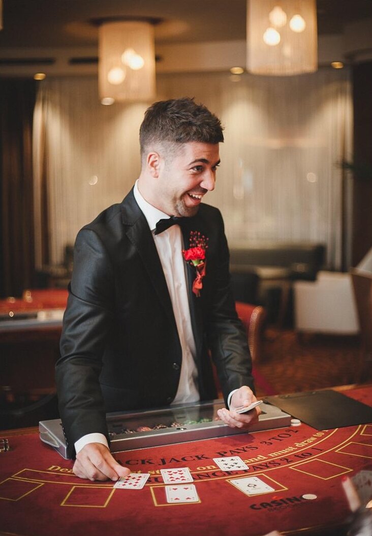 Jovan za blackjack stolom, Bond stil