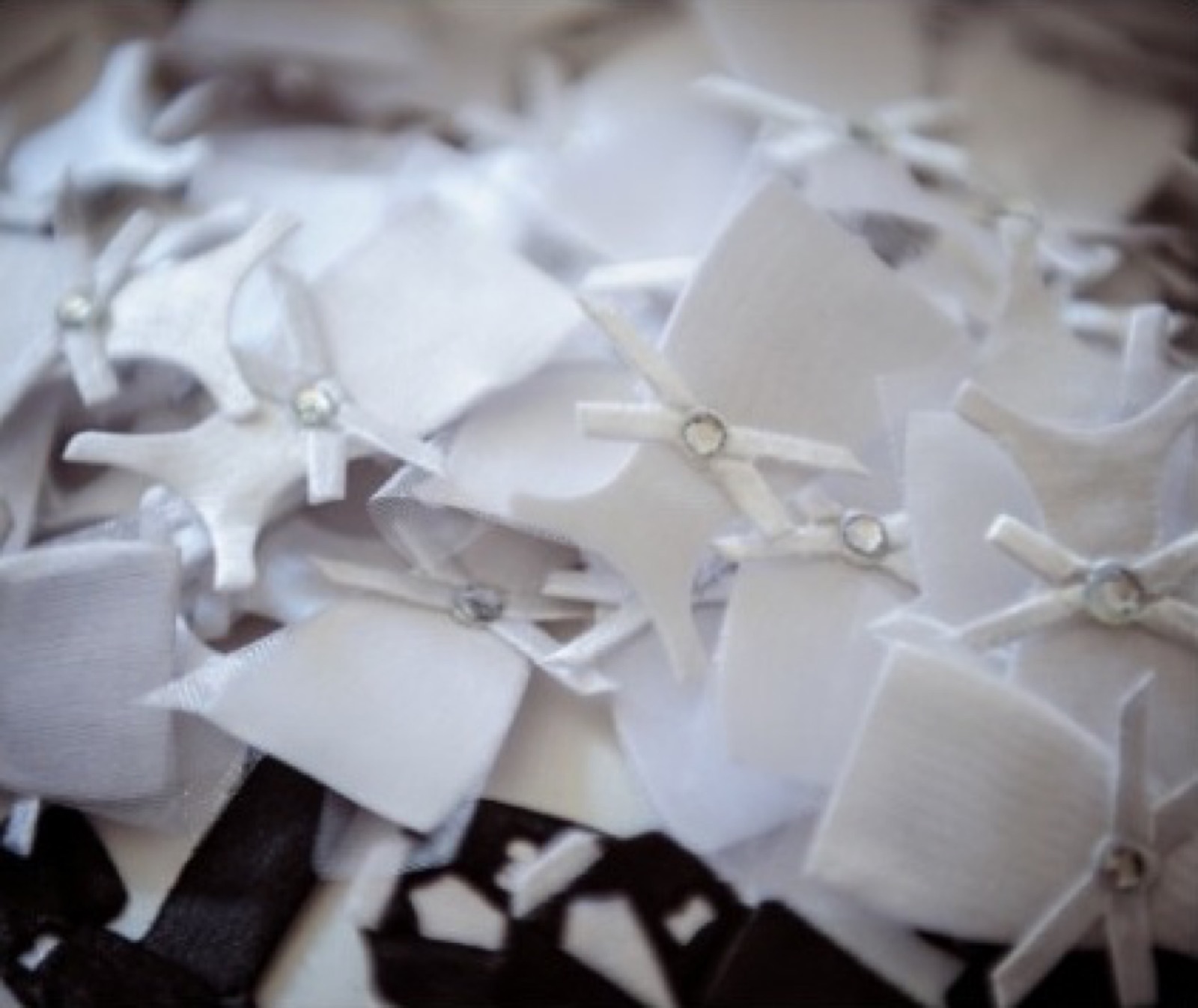 Kićenje gostiju — minijaturna odelca