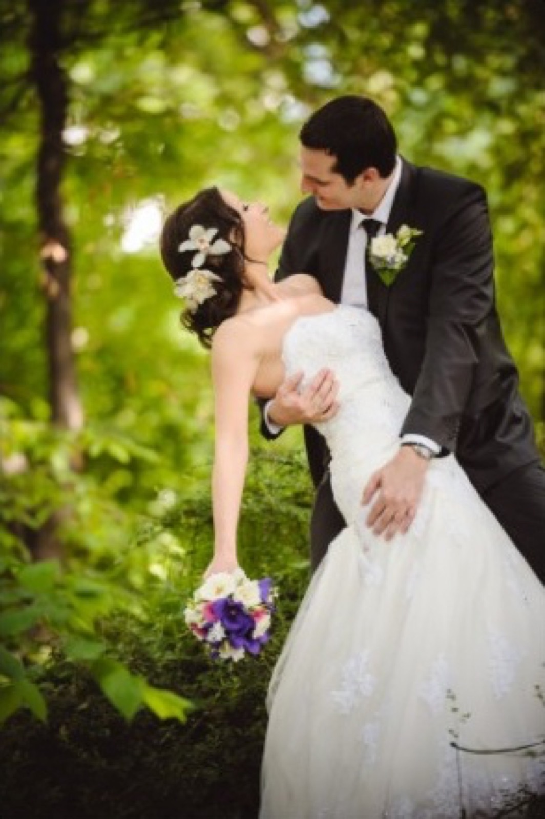 Milica i Nikola uživaju u bašti