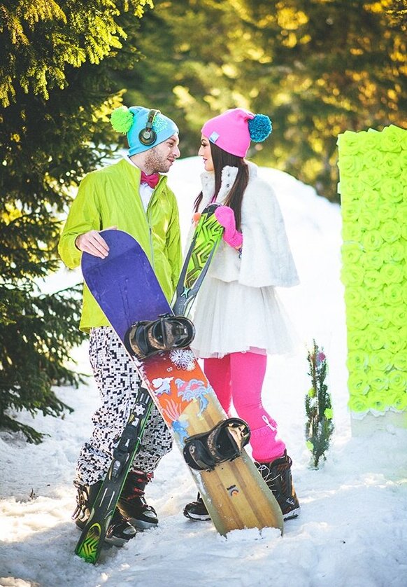 Fluo cvetna dekoracija na snegu