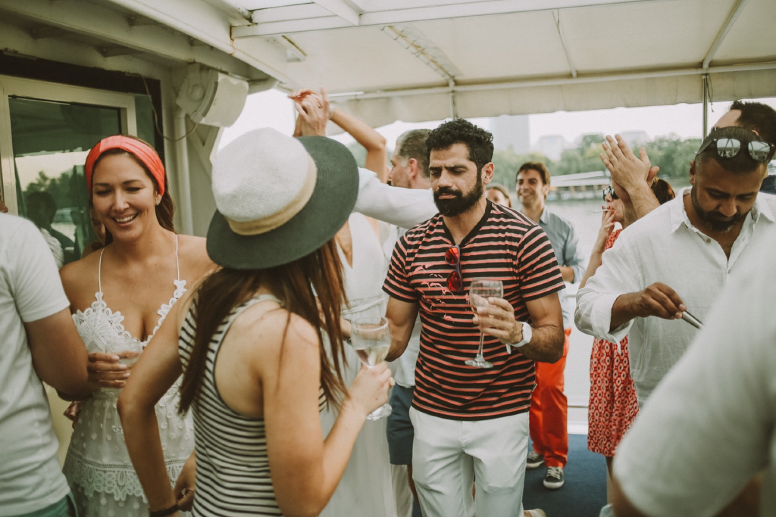 Zalazak sunca sa reke