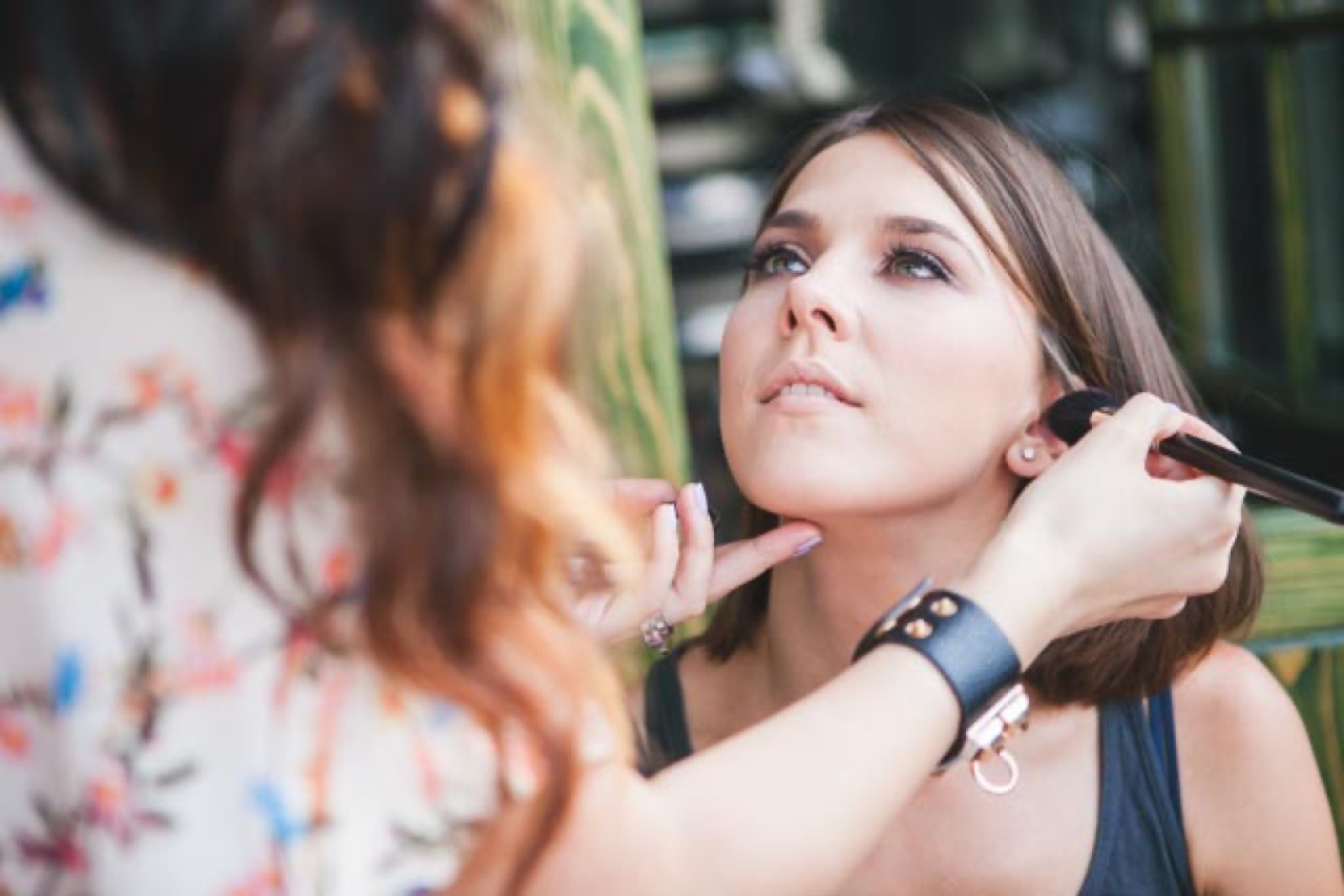 Detalj sa pripreme — cveće i dekoracije