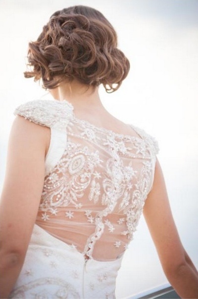 Venčanica Yolan Cris — biserna čipka, sirenasti kroj