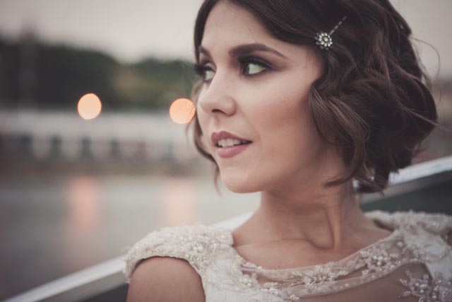 Finalni kadar — most, reka i svetlost u noći