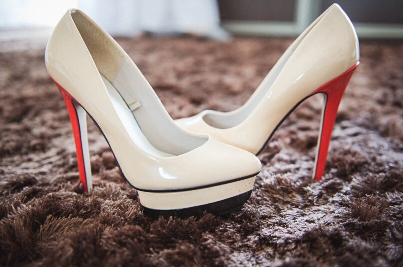 Detalj cipela na venčanju