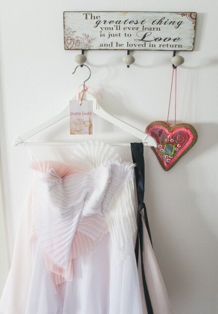 Kratka venčanica — detalj kroja