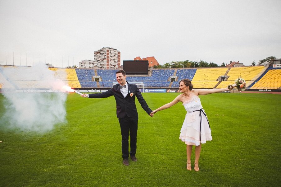 Nataša i Goran sa bakljama na stadionu Partizana