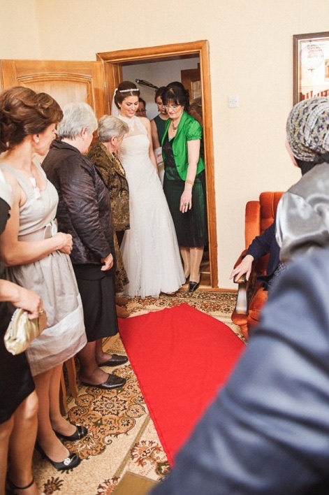 Eli u velu — portret pred izlazak