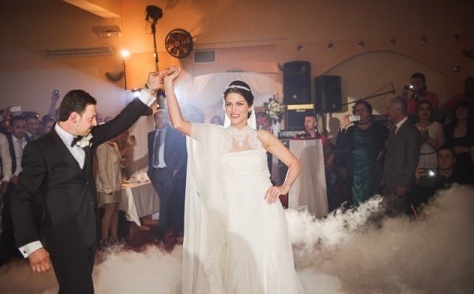 Prvi ples — koreografski detalj