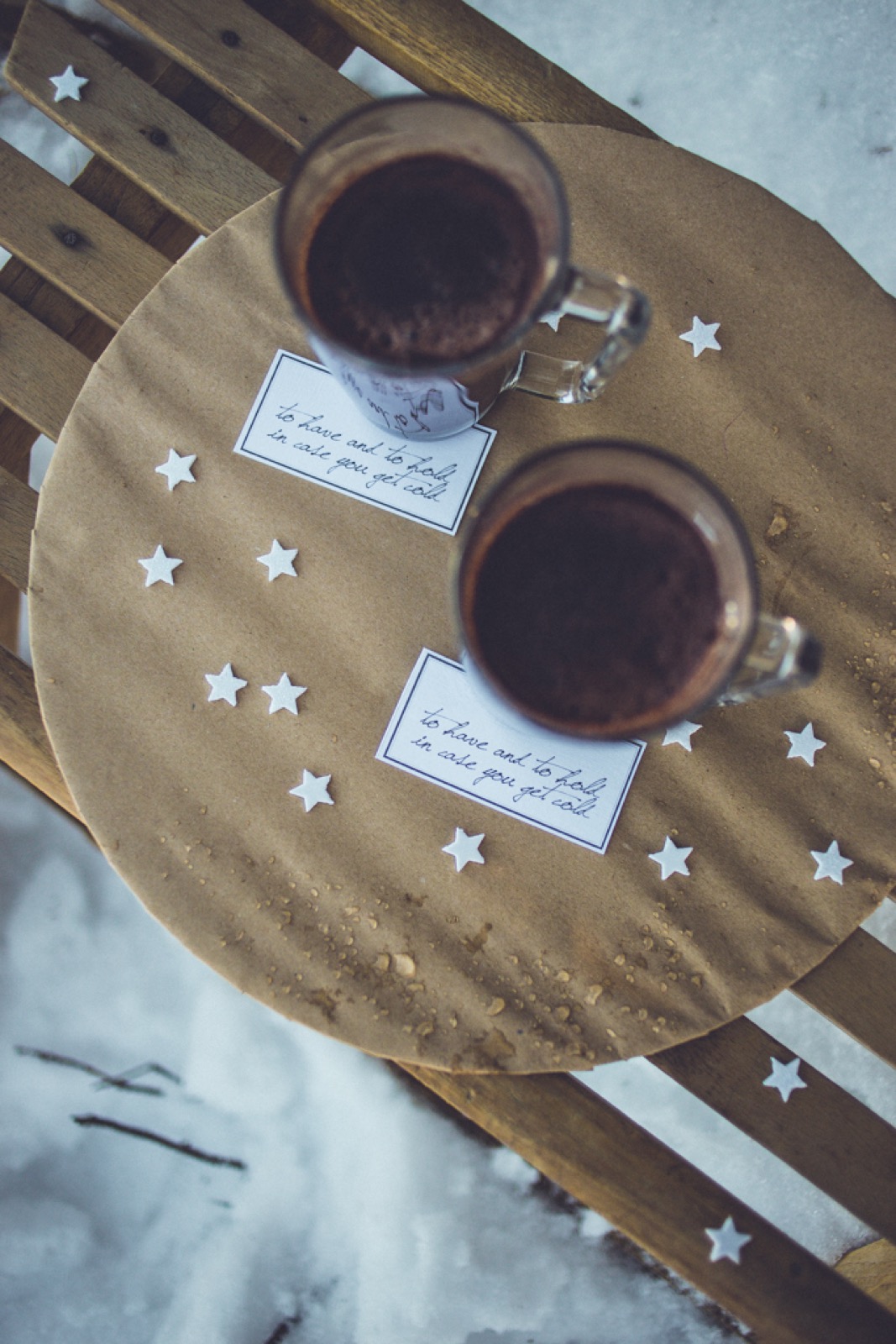 Gosti prisustvuju ceremoniji na snegu