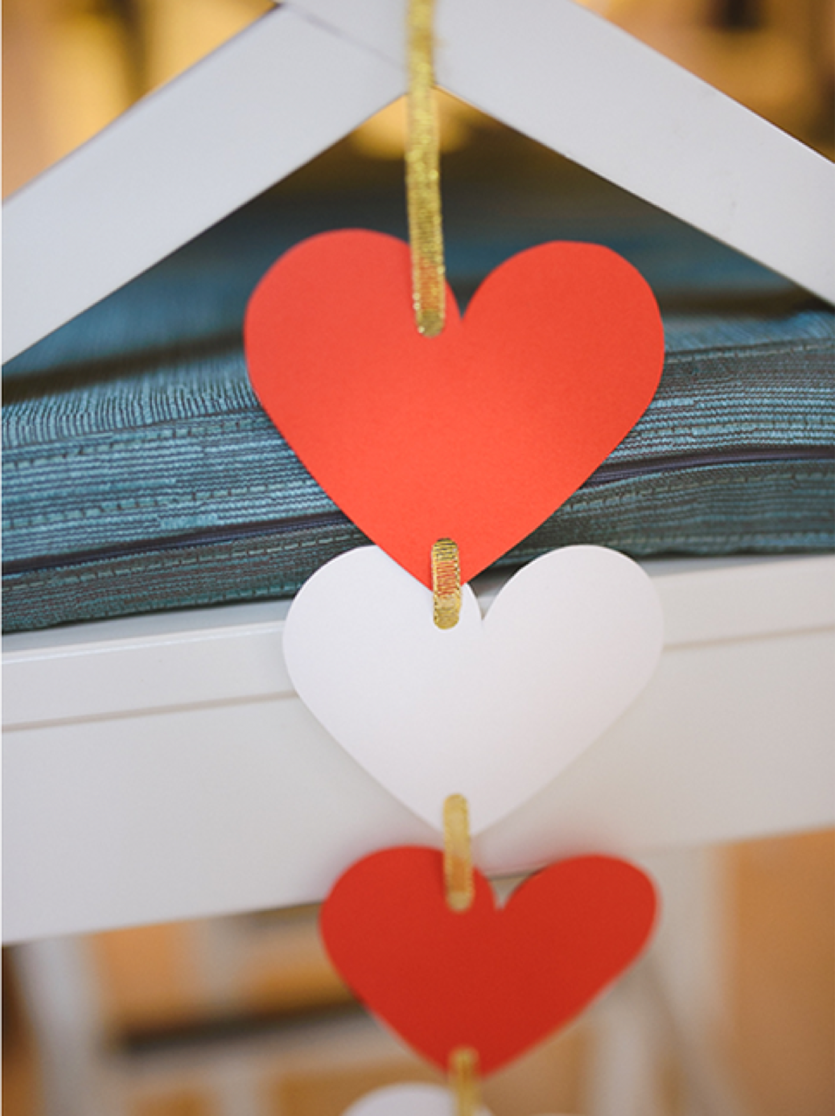 Detalj kapkejkova sa praznicnim šećernim ukrasima