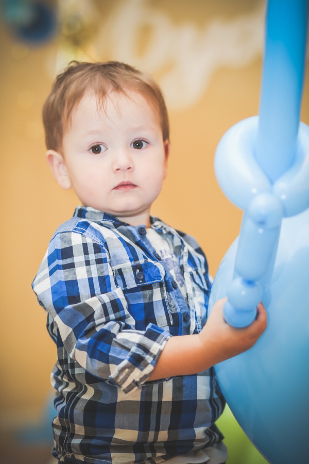 Zlatni brkovi i mašne — foto rekviziti