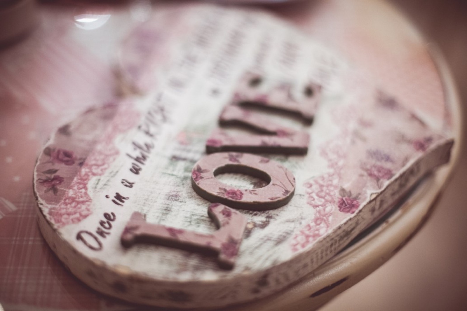 Romantičan trenutak — autorka i njen čovek na fotografiji