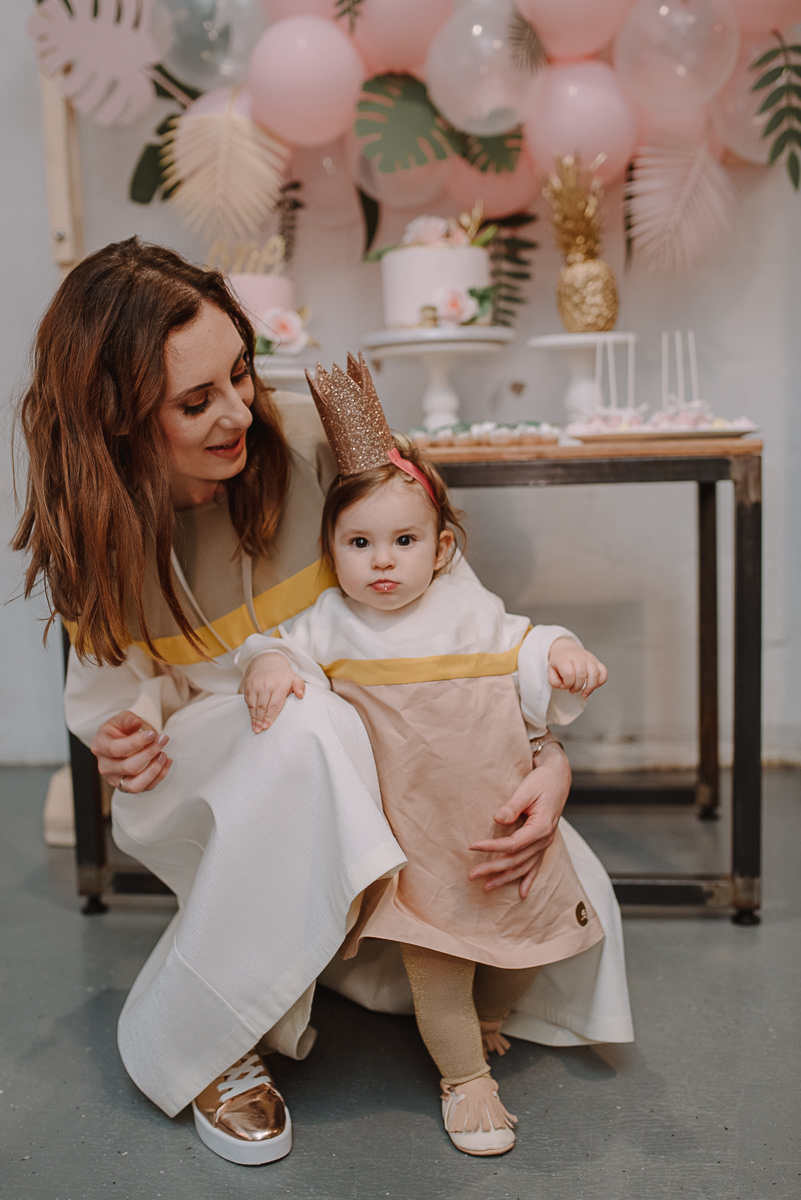 Mama i beba — zagrljaj