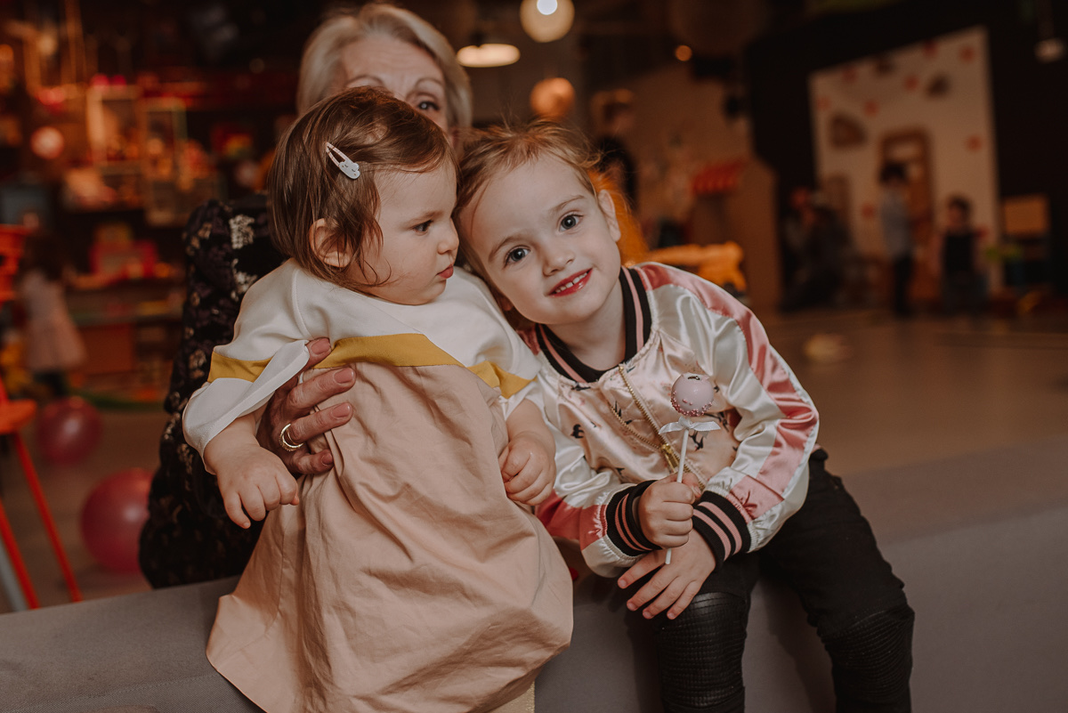 Sto sa slatkišima — tropska tema