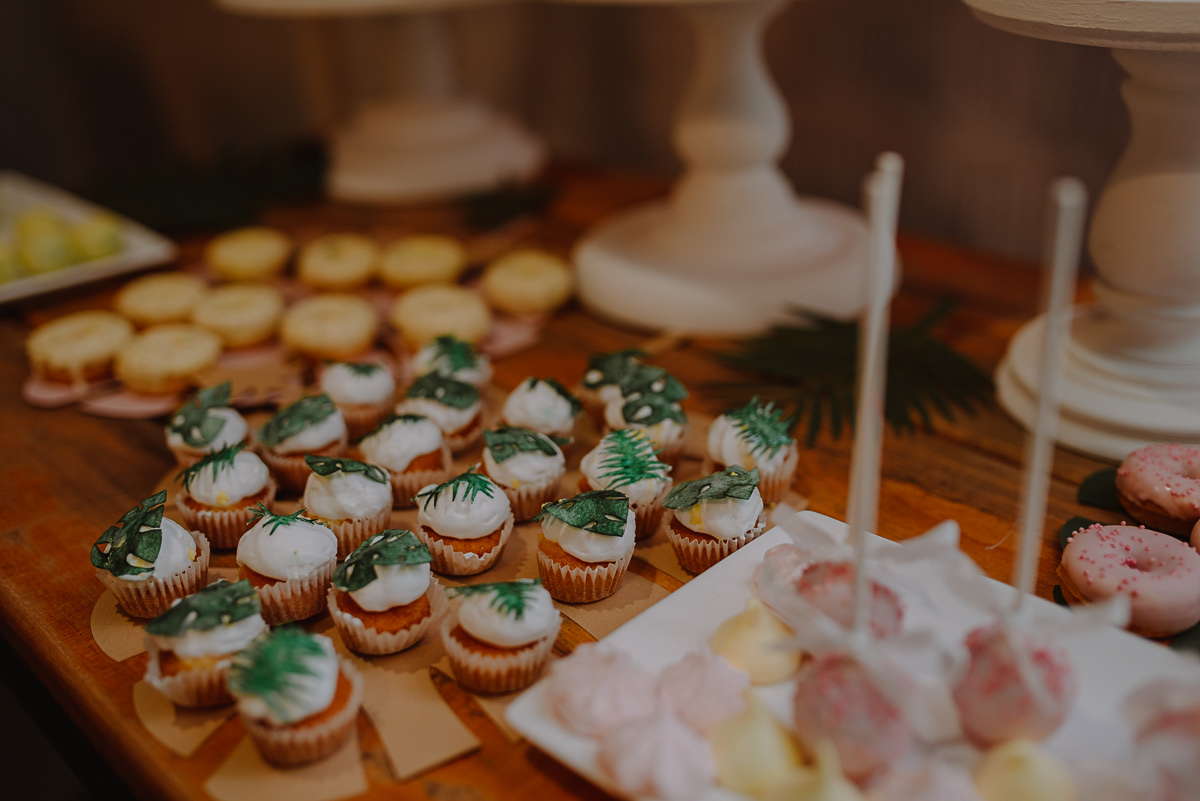 Sto sa slatkišima — pun kadar