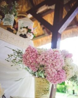 Detalj dekoracije — metvica i pastelni lajtici