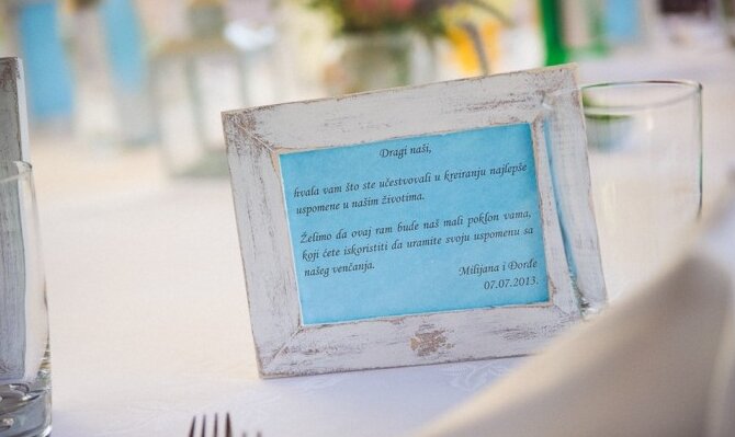 Detalj okvira — distressed belo, ručni rad, natpis zahvalnosti