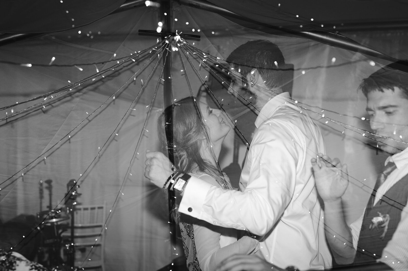 Torta za venčanje u prirodi