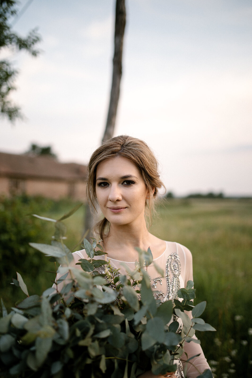 Slavlje u voćnjaku pod zvezdanim nebom