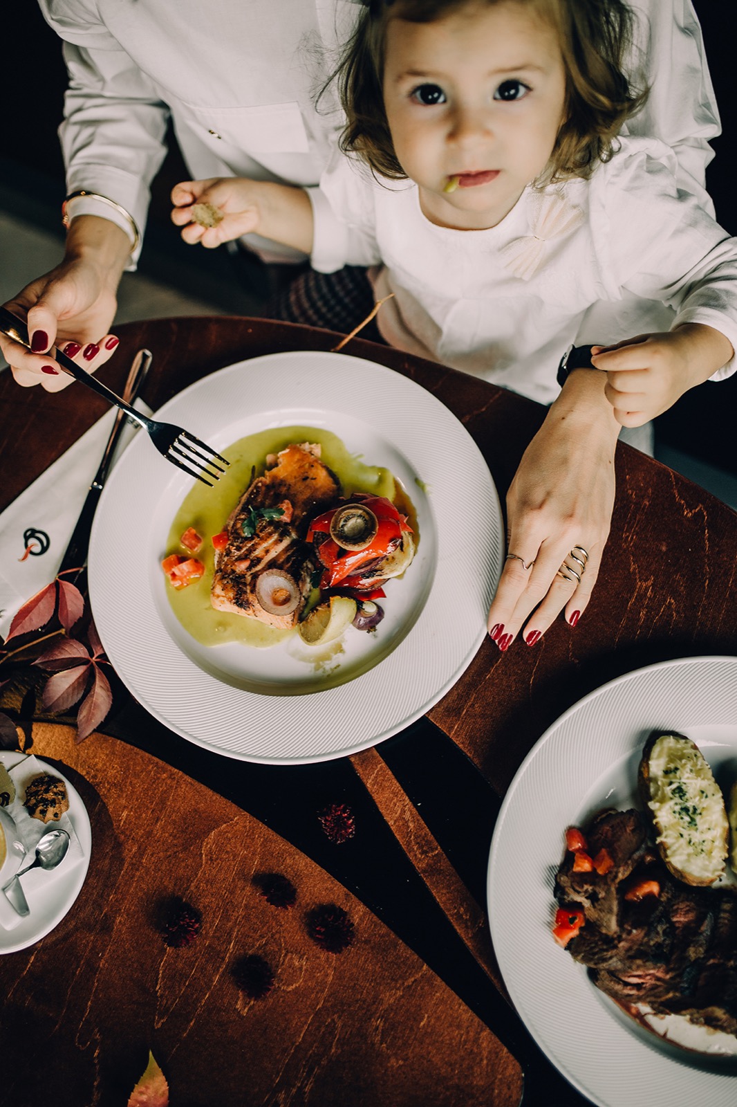 Tri generacije — kadar 12