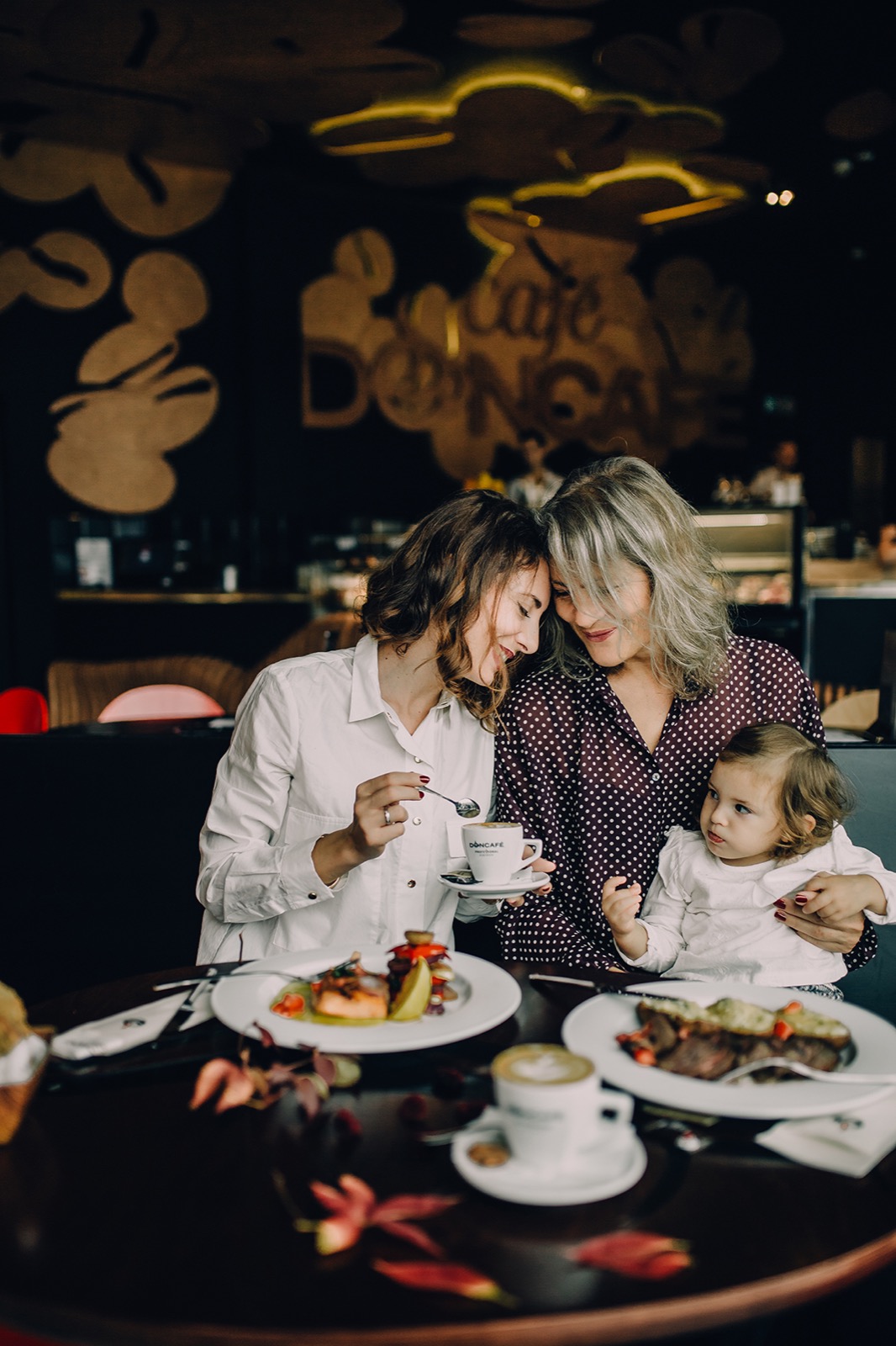 Tri generacije — kadar 13