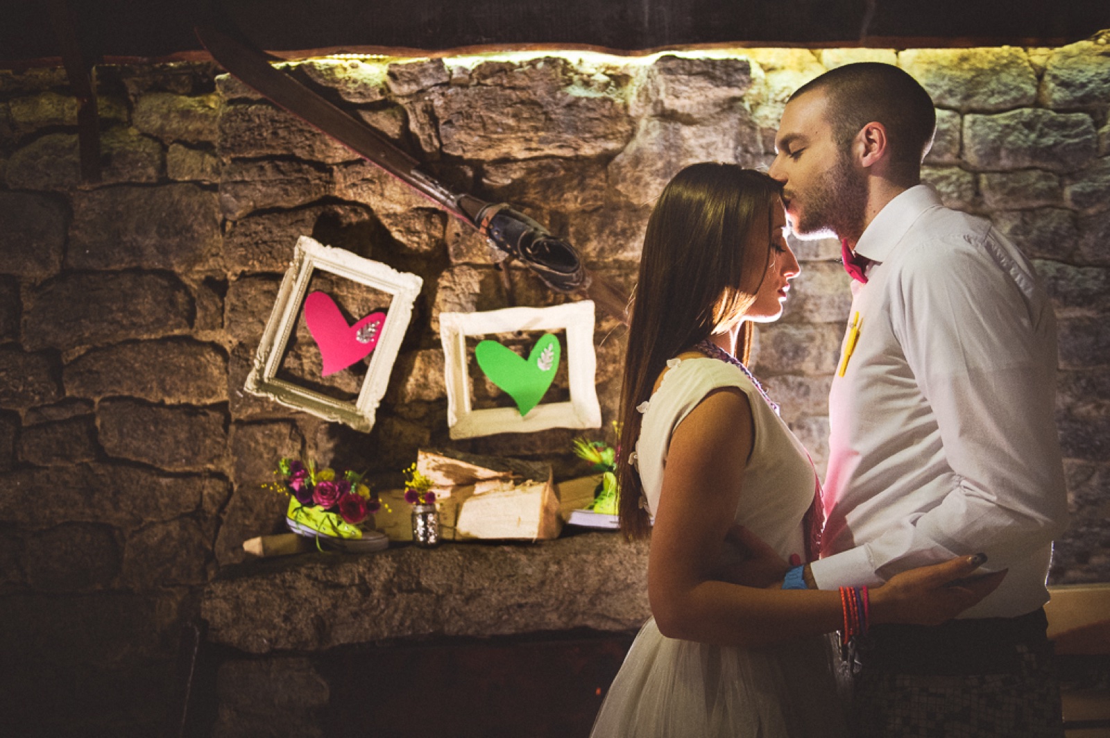 Zimsko moderno venčanje — Fluo za Duo