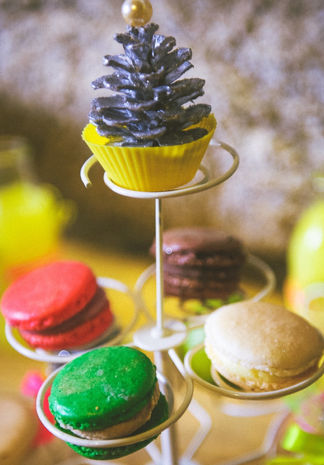 Fluo dekoracija u kaminu