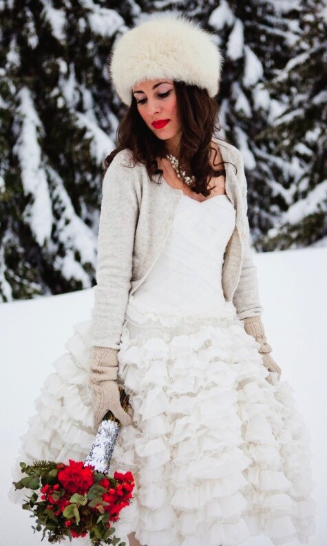 Detalj venčanice sa karnerima u zimskom ambijentu